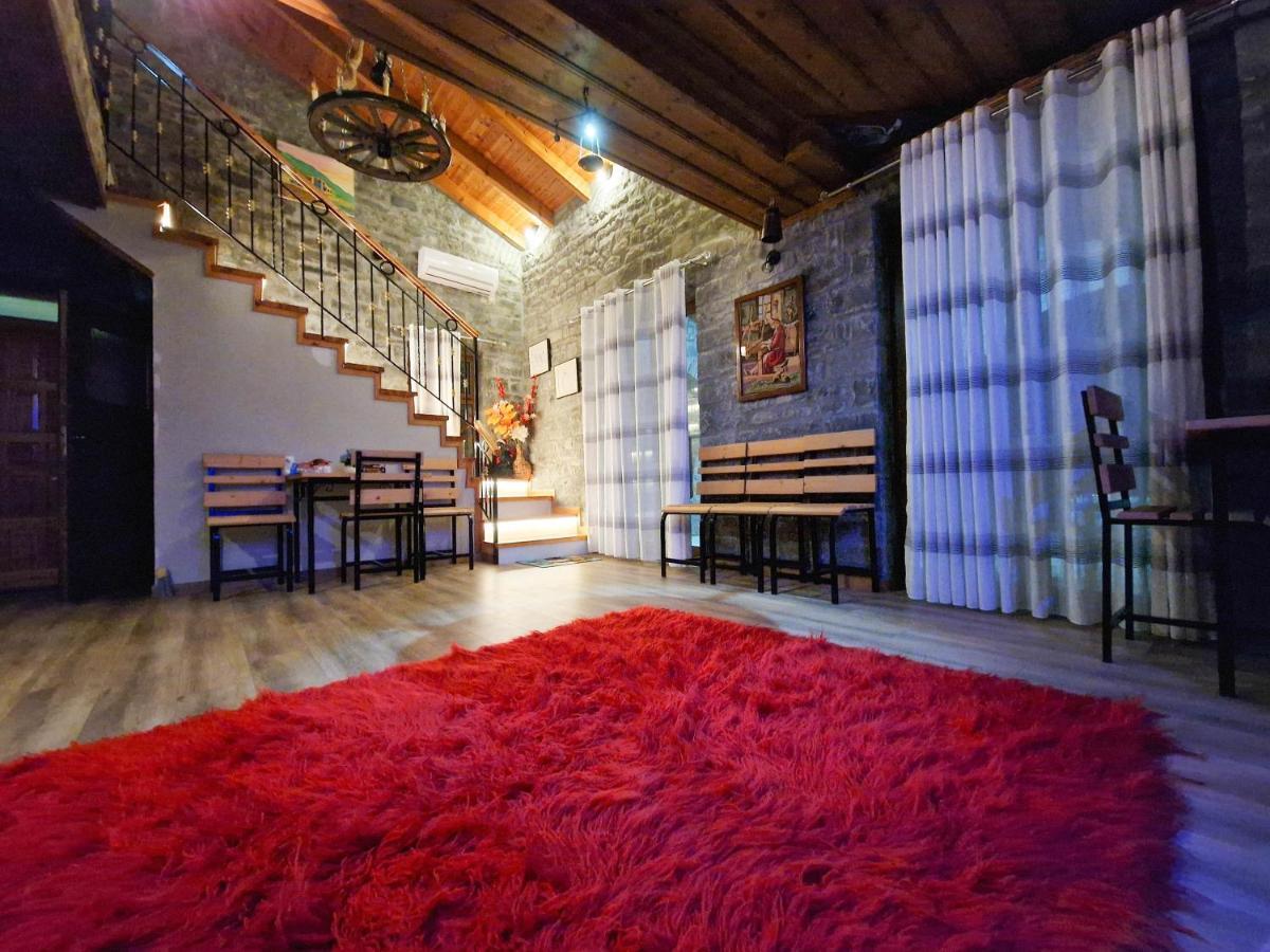 The Stone House Aparthotel เปอร์เมต ภายนอก รูปภาพ